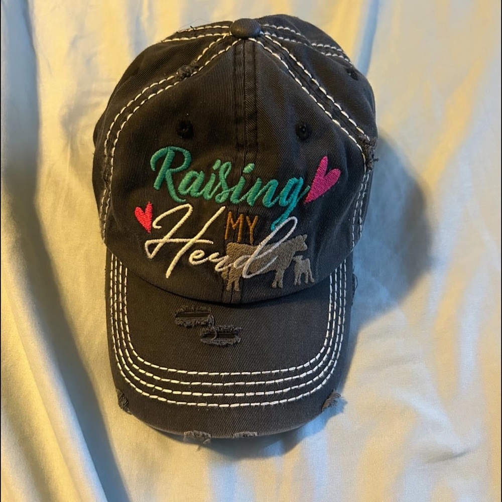 brand new hat! perfect for farm mamas 💙🐮